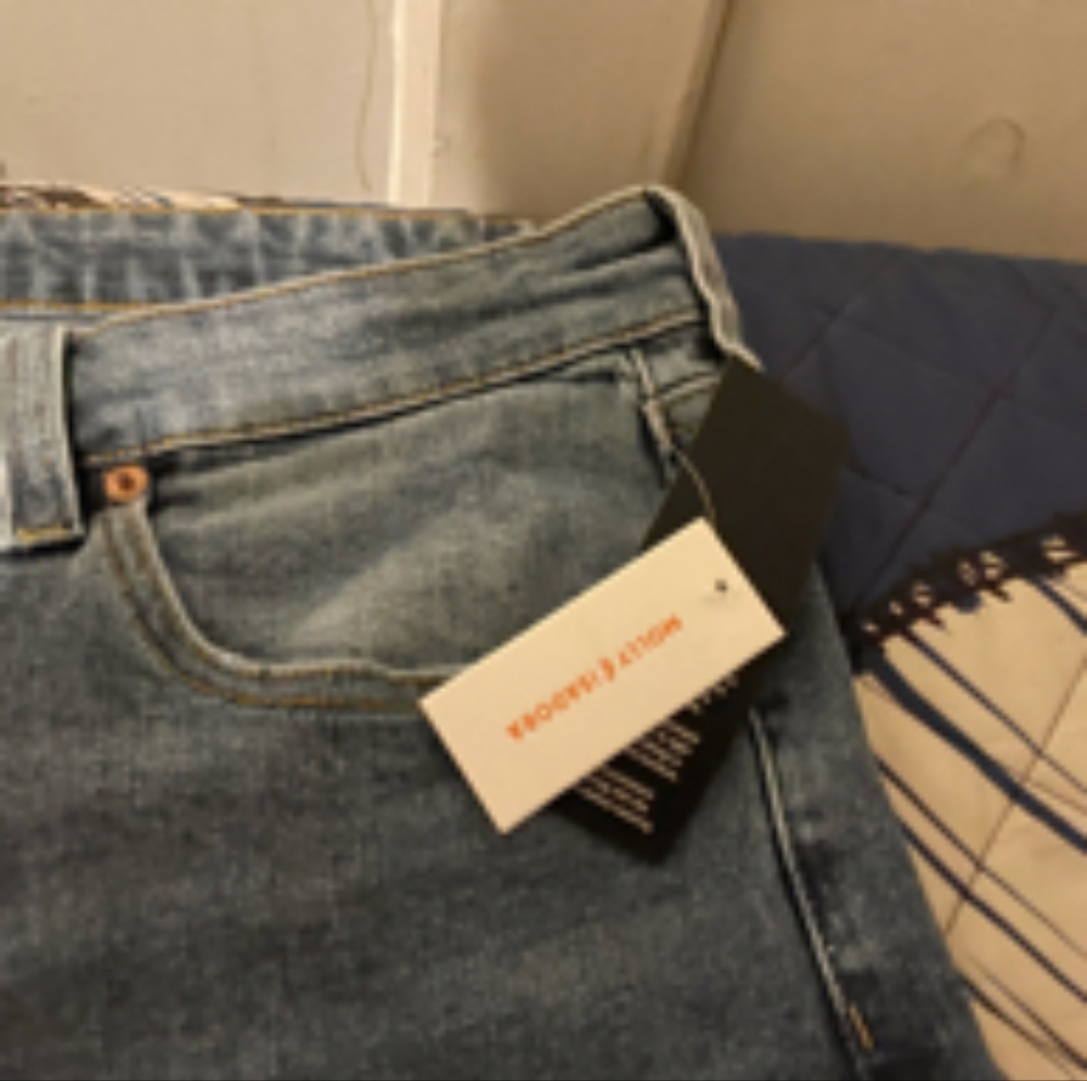 Clothes - Picture 4 of 4